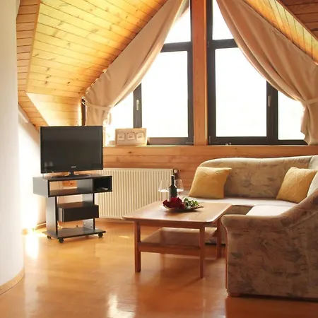 Wooden Fairytale Apartment Lesicno Exterior photo