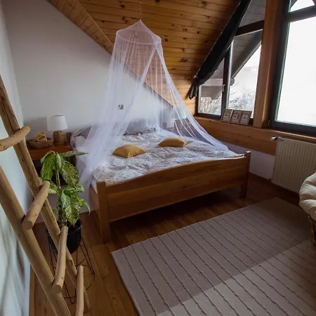 Wooden Fairytale Apartment Lesicno Exterior photo