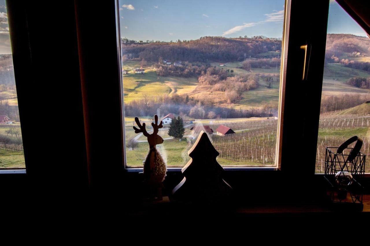 Wooden Fairytale Apartment Lesicno